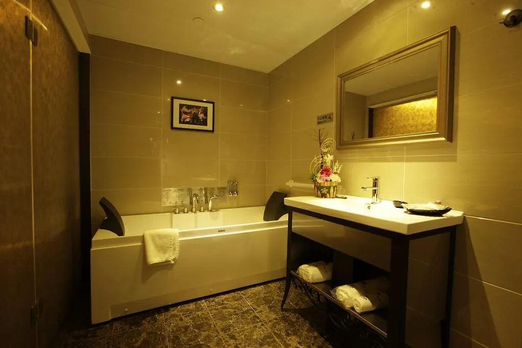 ***  The Ten Hotel Kowloon  China